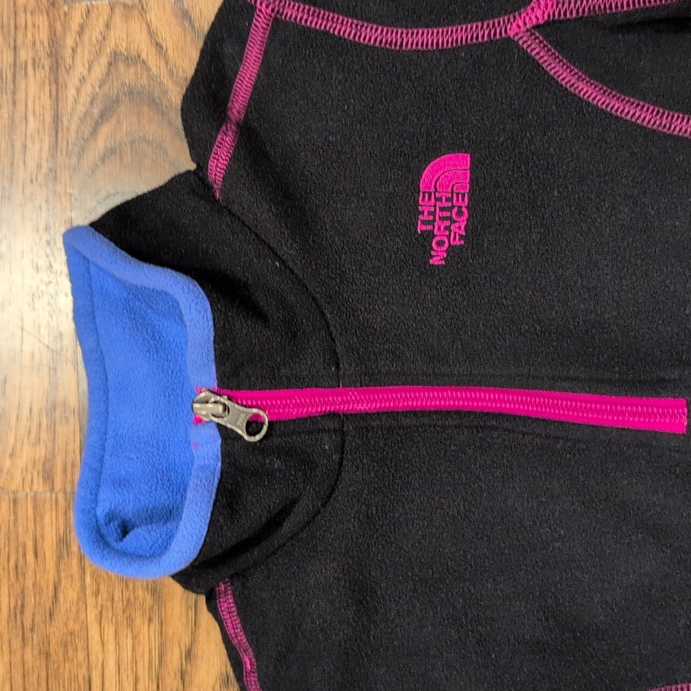 Girls The North Face black 1/4 zip pullover size S(7/8) - Picture 2 of 4